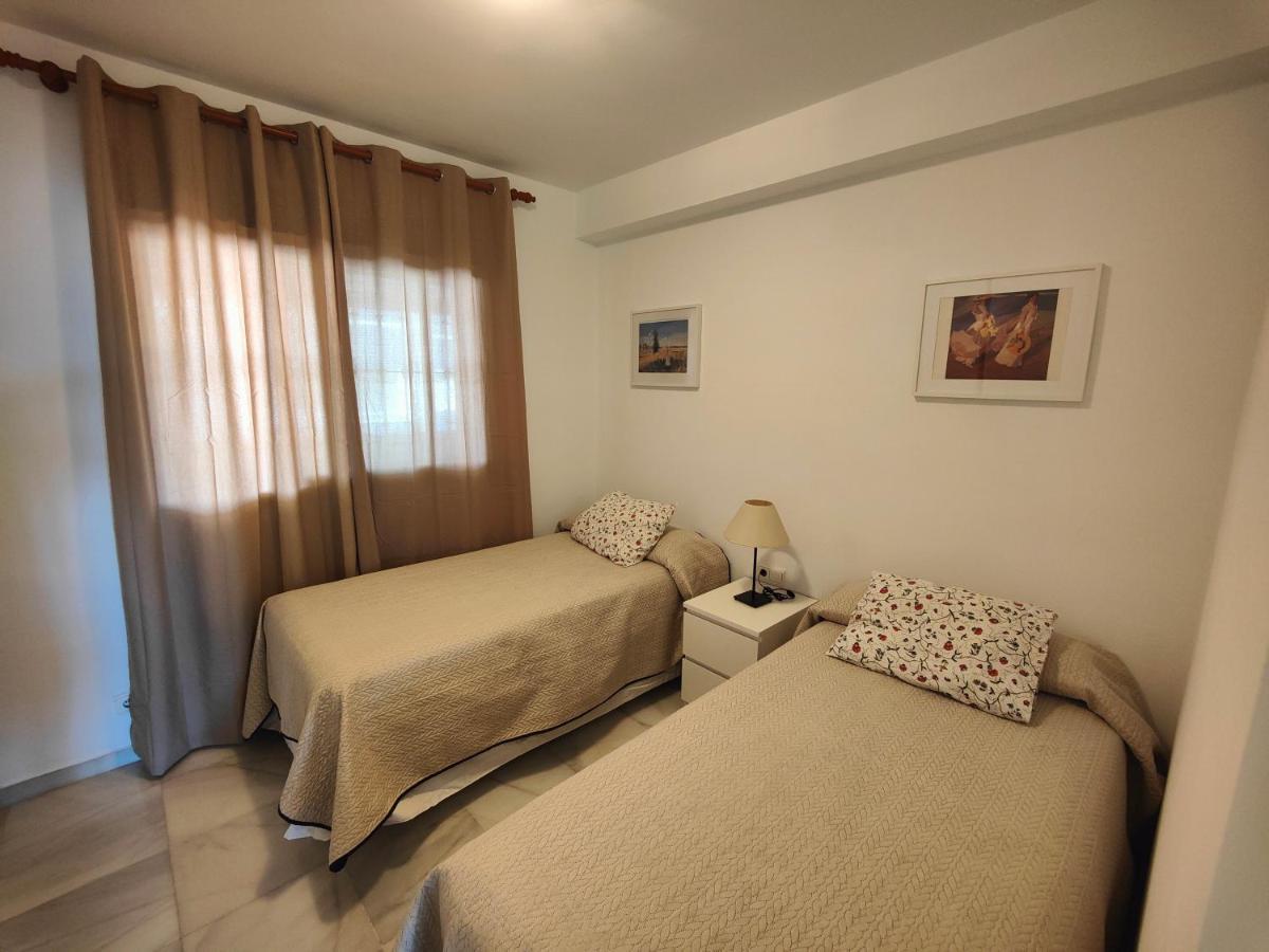 Apartamento Cerca De La Playa Con Piscina Fuengirola Bagian luar foto
